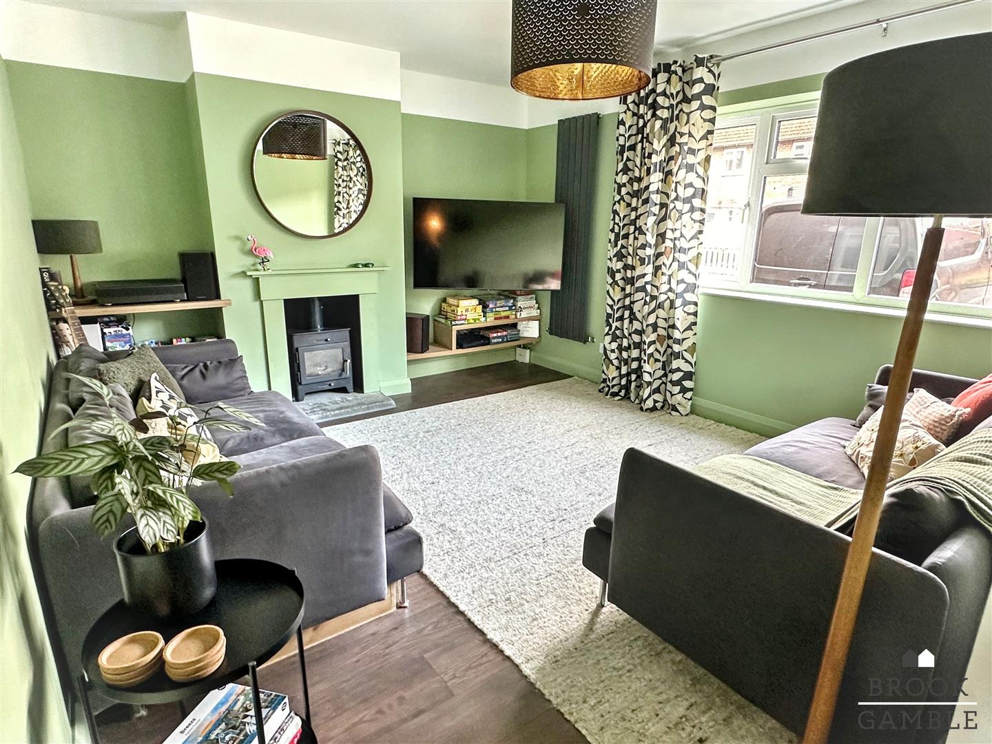 3 Bedroom House. Avard Crescent in Eastbourne, East Sussex 2